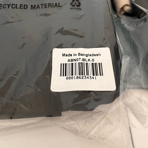 Chef Works Bib Apron Bundle, Black Apron with Cream Straps - Picture 5 of 7